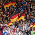WM2019_PublikumFahnen_by_UlrichNeddens