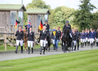 Abschlussparade auf dem Eichenhof